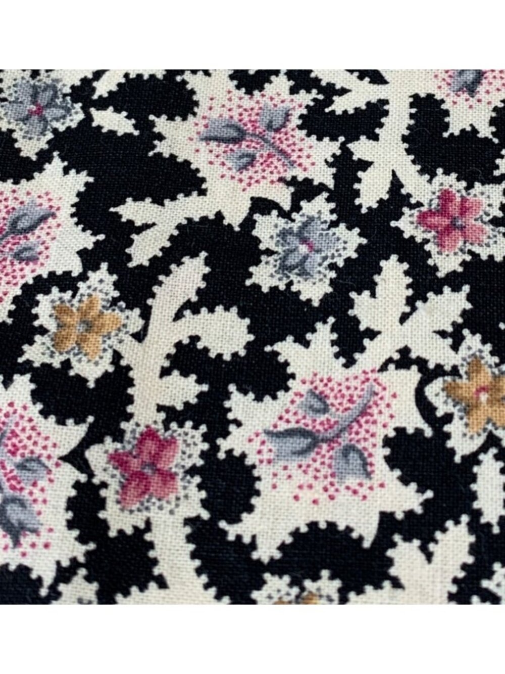 Floral Patterned Cotton Fabric 1/2 yard x 44" General Fabrics Company
